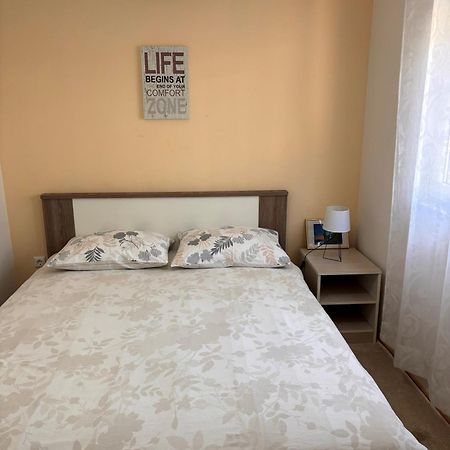 Apartmani Knezevic Posedarje Esterno foto