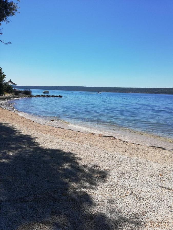Apartmani Knezevic Posedarje Esterno foto