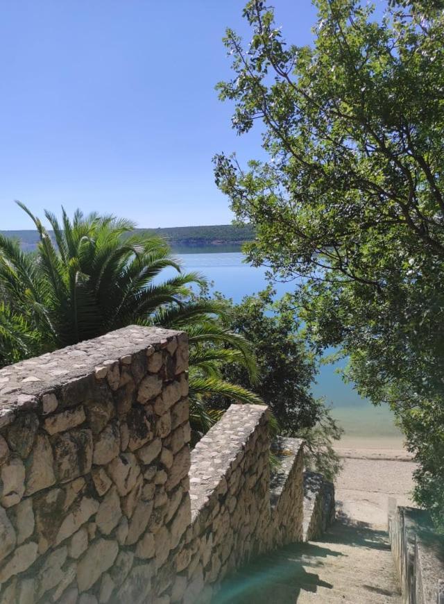 Apartmani Knezevic Posedarje Esterno foto