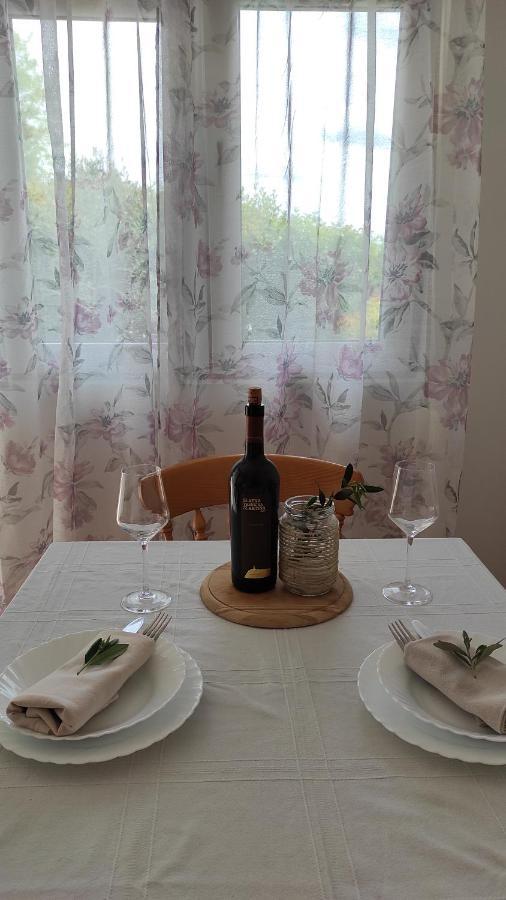 Apartmani Knezevic Posedarje Esterno foto
