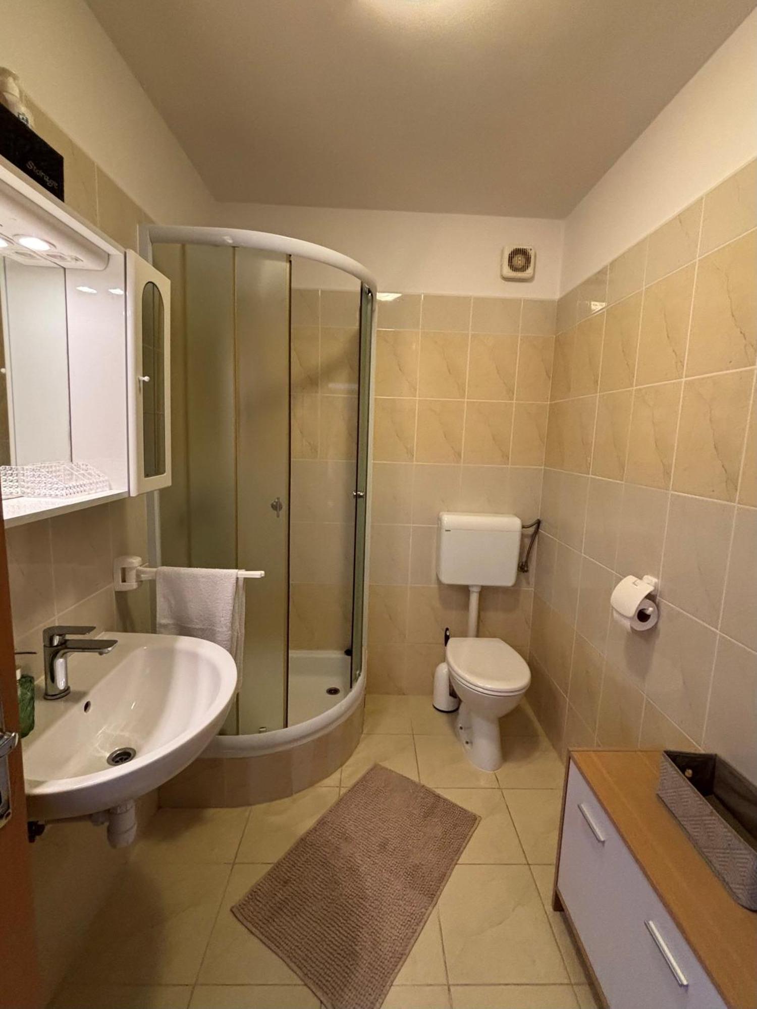 Apartmani Knezevic Posedarje Esterno foto
