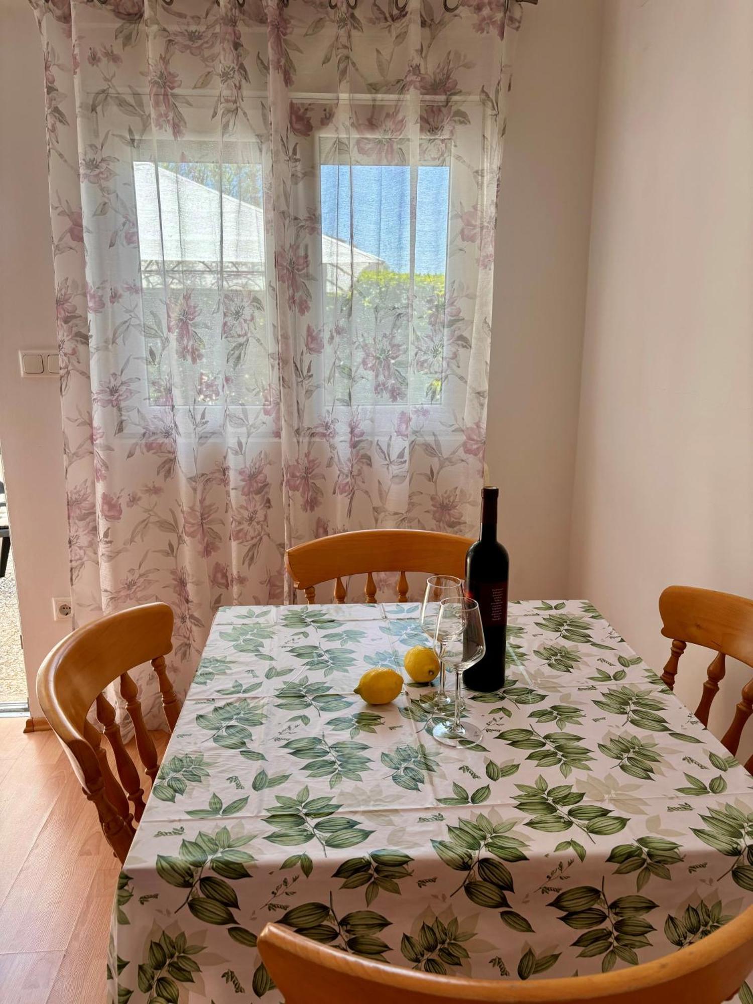 Apartmani Knezevic Posedarje Esterno foto