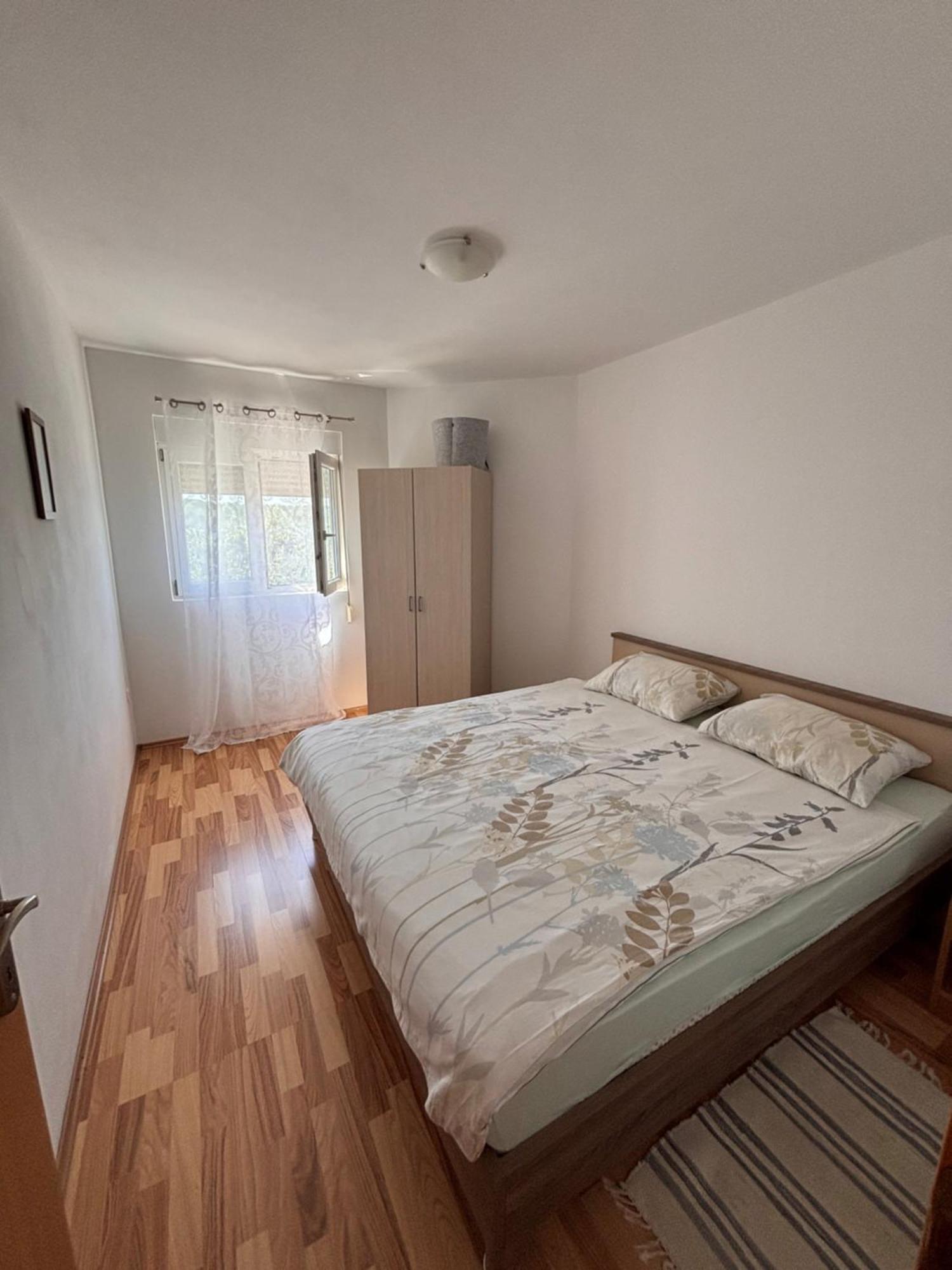 Apartmani Knezevic Posedarje Esterno foto